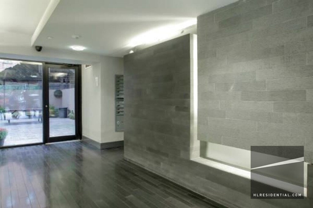 Foto del edificio - 2217 Caton Ave