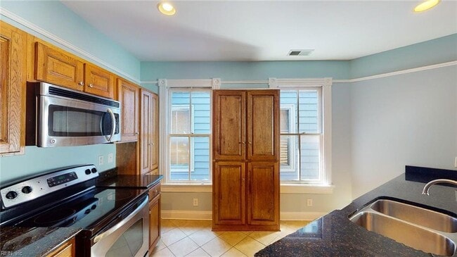 Photo - 409 Dinwiddie St Townhome