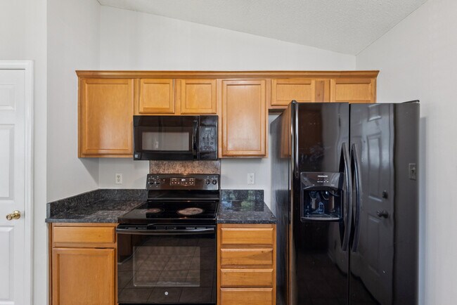 Building Photo - Beautiful ranch style home 3bed 2 bath with easy access to I-485