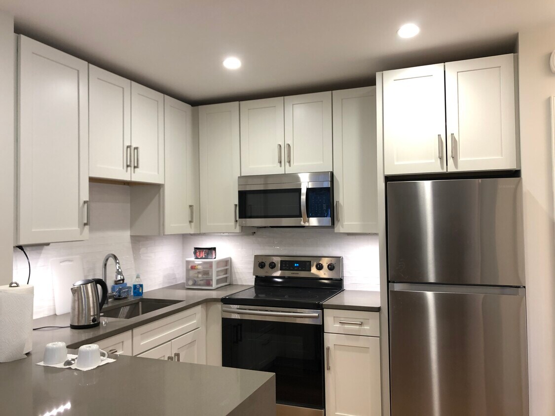 Foto principal - 13 Walden St