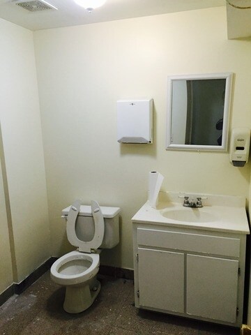 Building Photo - 952 W Windsor Ave