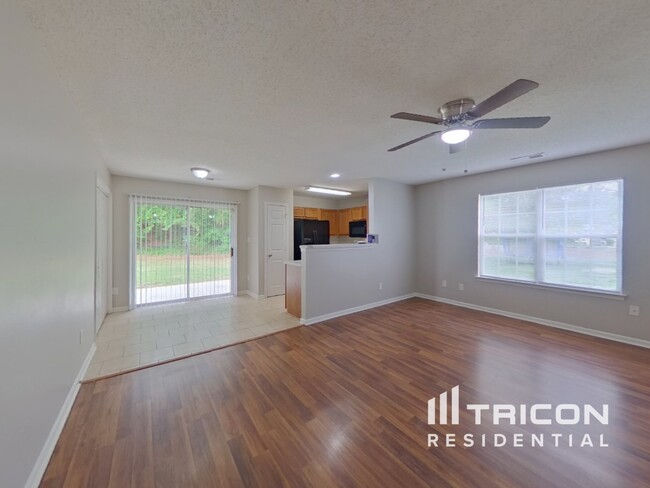 Foto del edificio - 6417 Sunman Rd