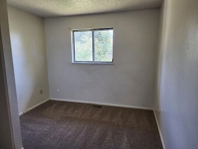 Building Photo - 2625 Prescott Cir E
