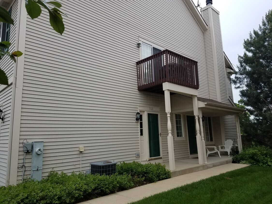 562 Foxridge Dr, Fox Lake, IL 60020 - Townhome Rentals in Fox Lake IL ...