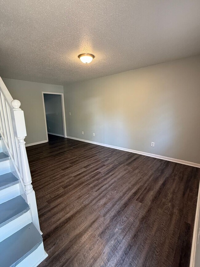 Foto del edificio - 413 Booth Rd