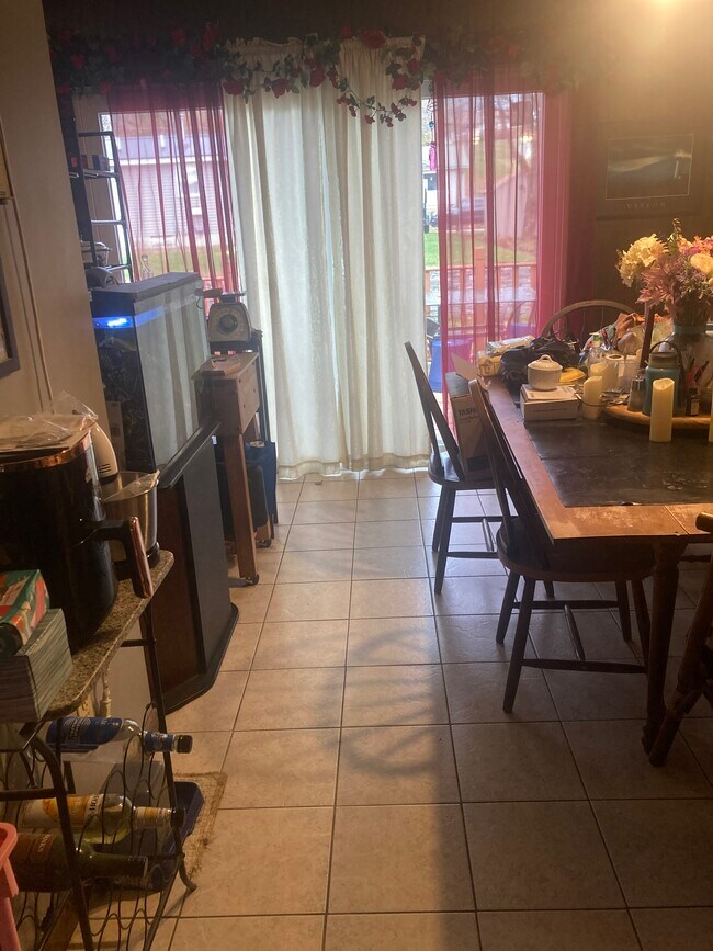 Foto del edificio - 6 Boynton Dr