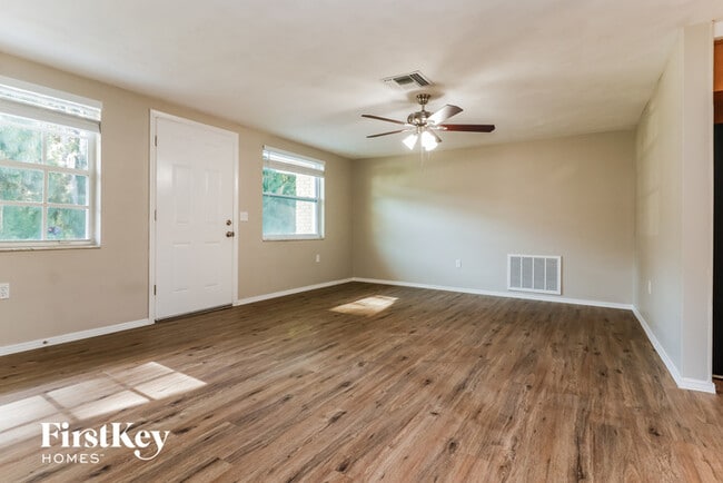 Building Photo - 2912 Puma Dr