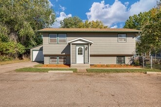 Building Photo - 4120 Lakeview Dr