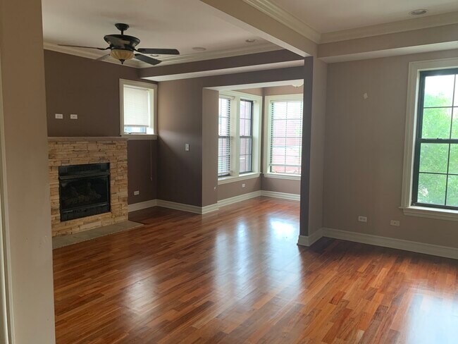 Living/family room - 1361 E 64th St