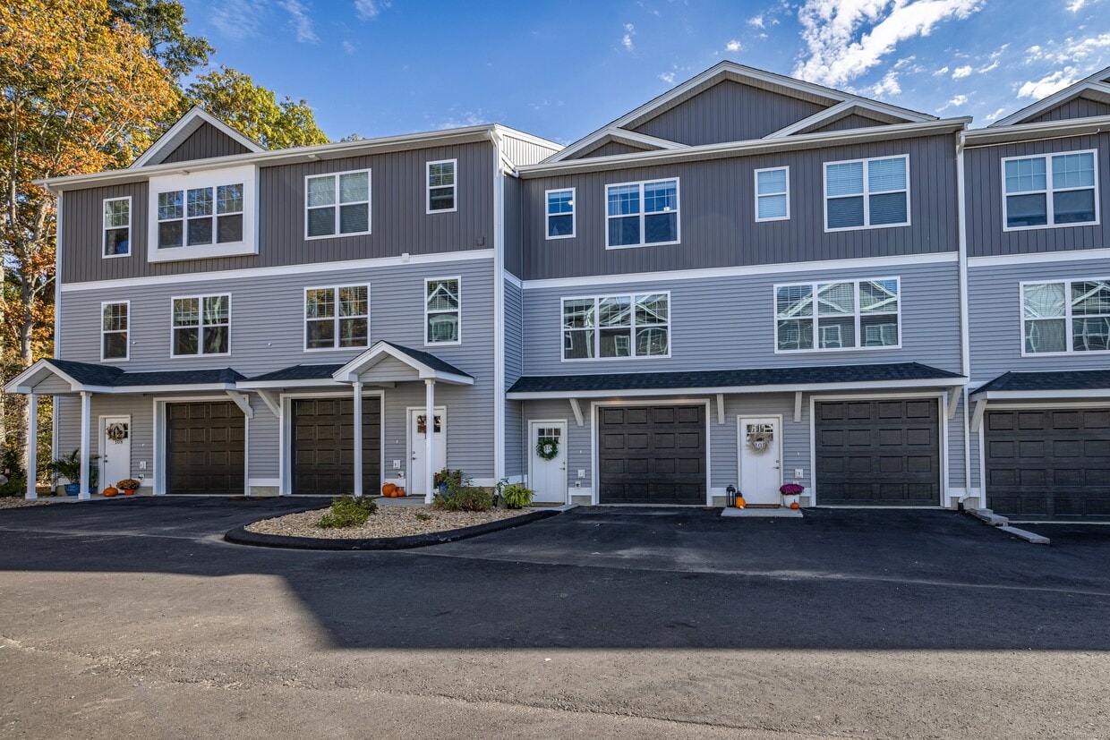 Primary Photo - 94 N Bridebrook Rd