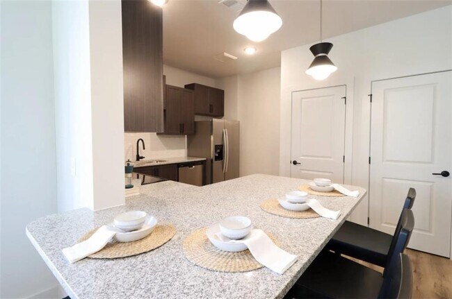 Building Photo - 300 Hwy 81