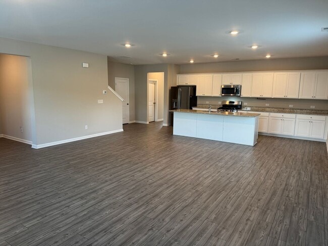 Building Photo - 312 Grey Falcon Ave