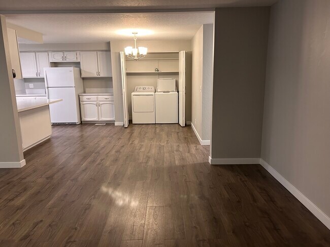 Foto del edificio - 9205 W Albany Ave