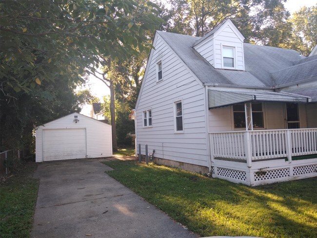 Building Photo - 3320 Marne Ave