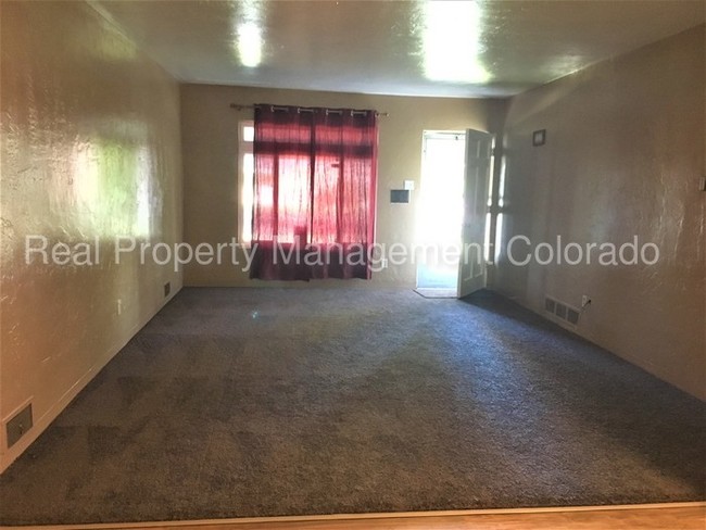 Building Photo - Beautiful Home in Hoffman Heights