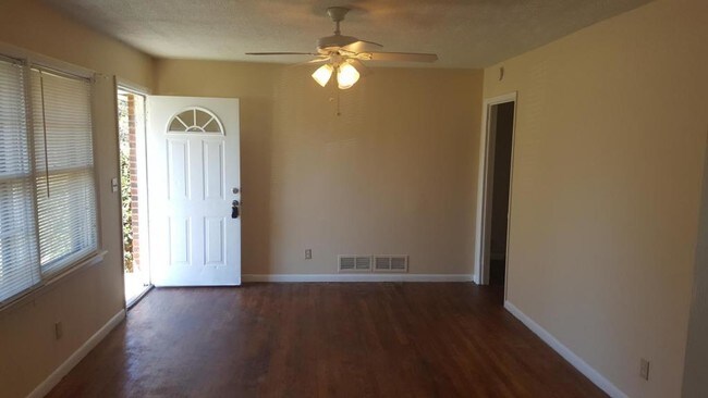 Building Photo - 4298 Hendrix Dr.