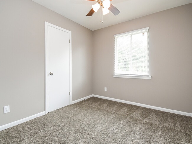 Building Photo - 1344 4th Way NW