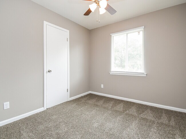 Foto del edificio - 1344 4th Way NW