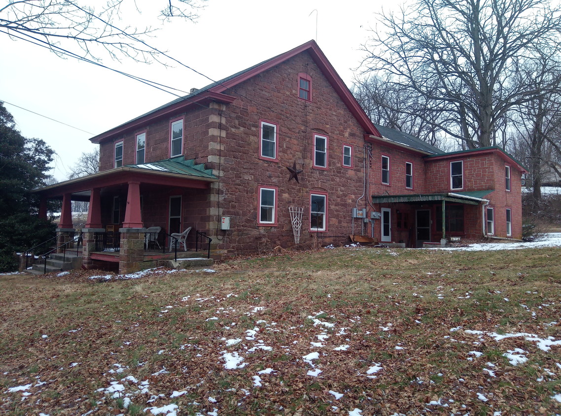 Primary Photo - 2 Waldeck Ln
