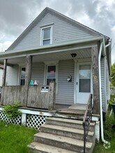 Building Photo - 707 W 18th St