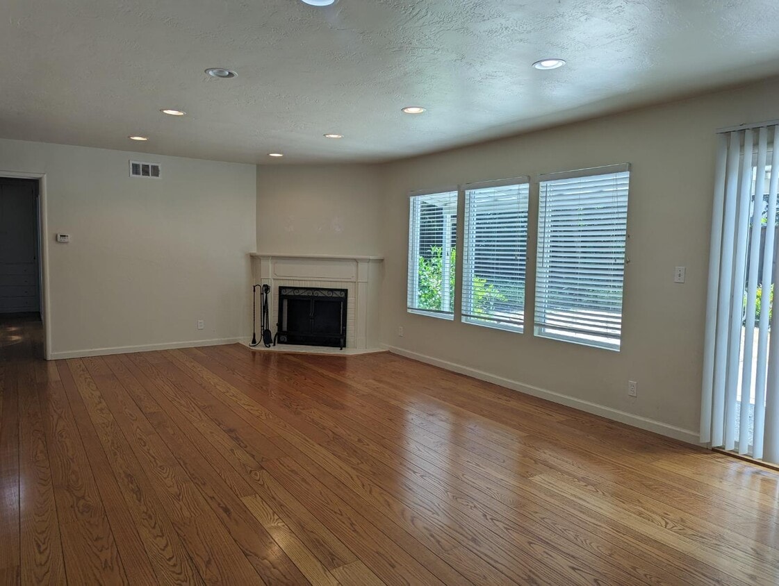 1537 Laurel Pl, Menlo Park, CA 94025 House for Rent in Menlo Park, CA