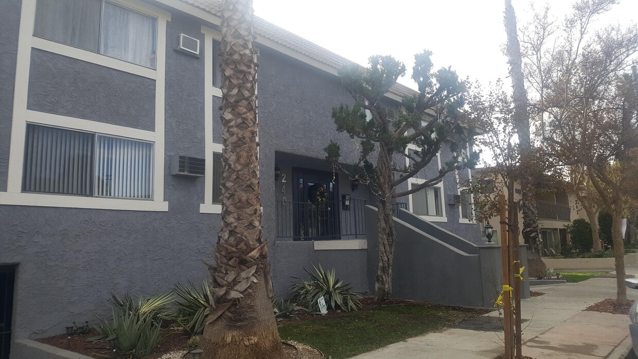 Building Photo - 240 W Verdugo Ave