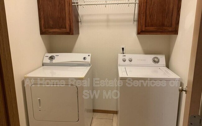 Foto del edificio - 3165 W Wakefield St