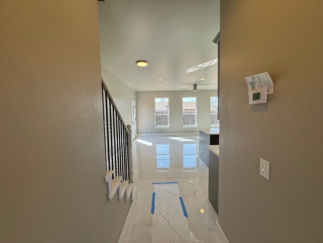 Building Photo - Luxurious Living: Modern 3BR/3BA Home In E...