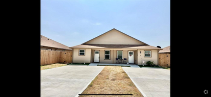 Building Photo - 111 S Bend Ct
