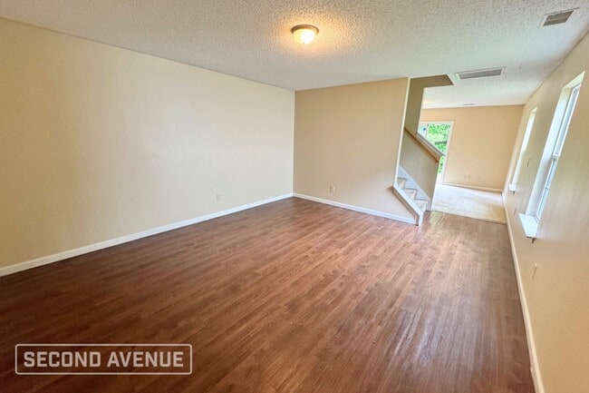 Building Photo - 123 Honey Tree Rd