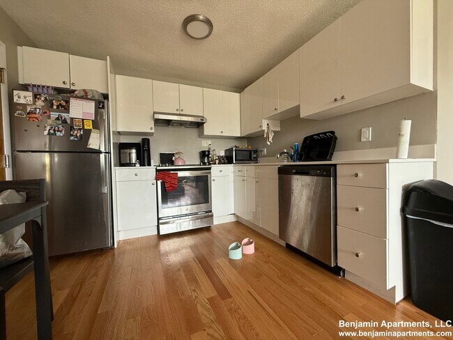 Foto del edificio - 226 Parker Hill Ave