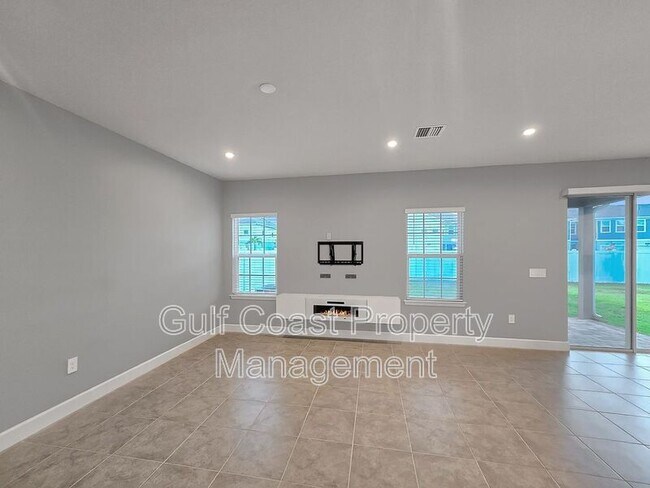Foto del edificio - 14079 Crimson Ave