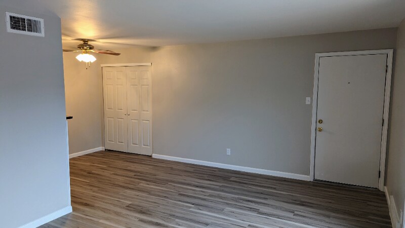 Foto principal - 6948 Colonial Woods Dr
