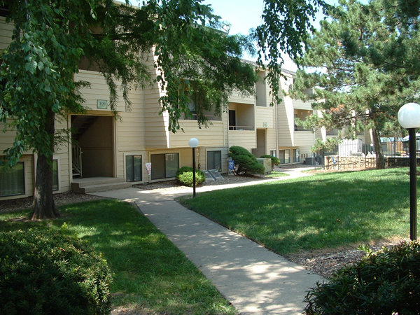 Building Photo - The Pines Apartments