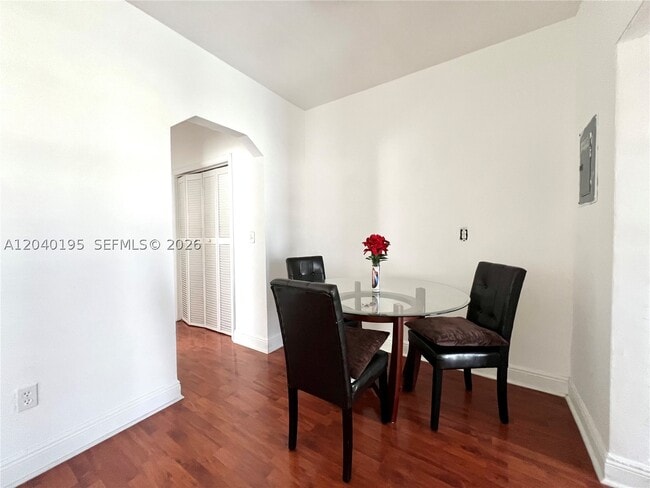 Building Photo - 450 77th St