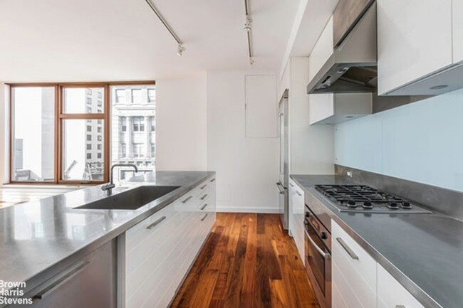 Foto del edificio - 304 Spring St