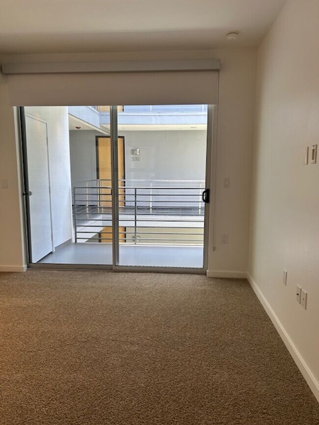 Interior Photo - 801 North