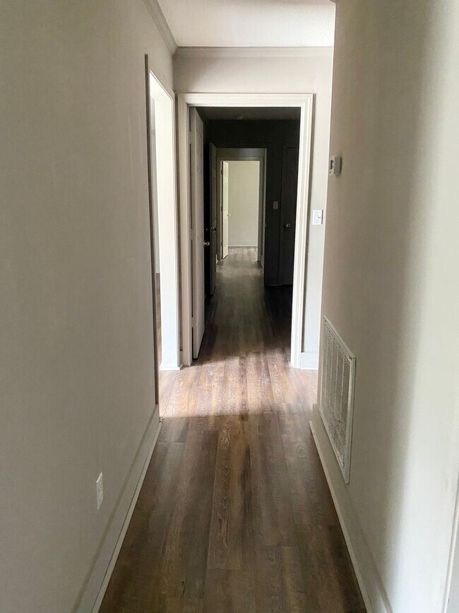 Foto del edificio - 304 Botts Ave