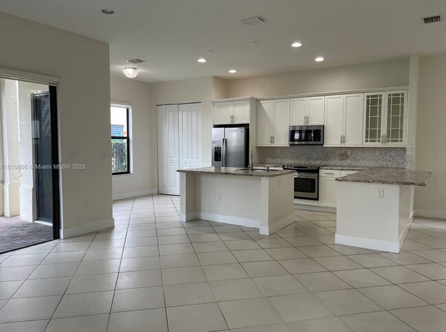 Foto del edificio - 3316 W 98th Pl
