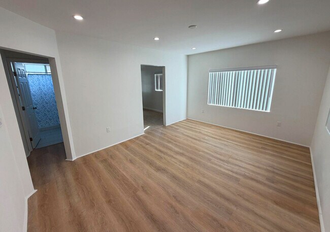 Foto del edificio - 4228 W 160th St