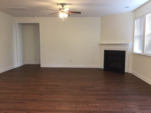 Building Photo - 310 Dogwood Drive