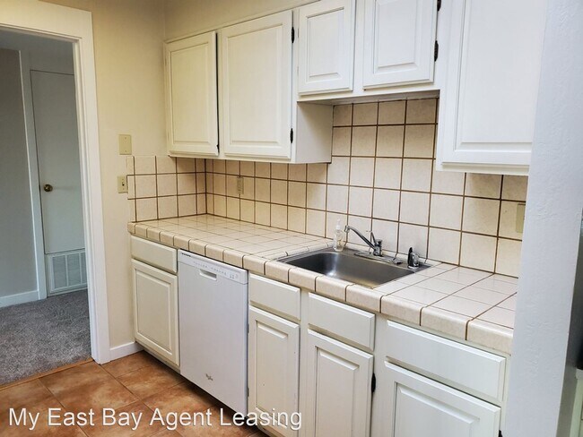 Foto del edificio - 1 br, 1 bath House - 742 Wesley Way #3A