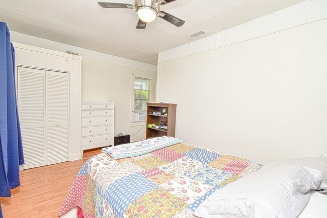 Building Photo - 7 Dupont Ln