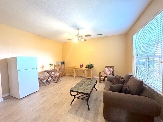 Foto del edificio - 3212 Hopewell Dr