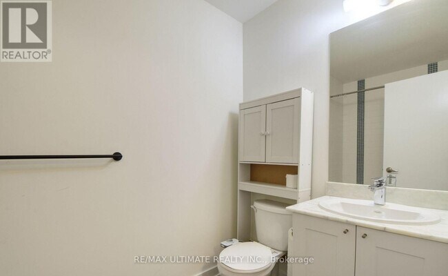 Photo du bâtiment - 4070 Confederation Pkwy
