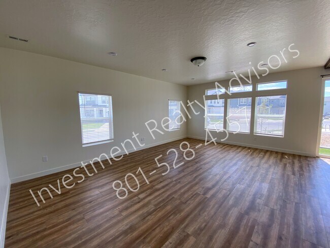 Building Photo - Beautiful Eagle Mountain Home!