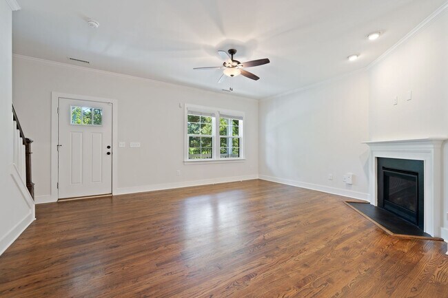 Building Photo - Available now! Beautiful 3BR/2.5BA Home wi...