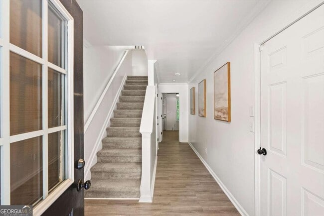 Building Photo - 6720 Stoneleigh Way