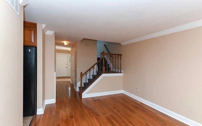 Building Photo - 2 Belmont