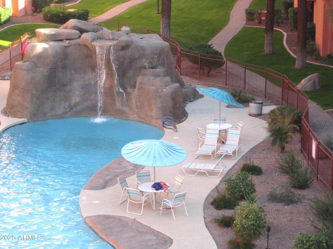 Foto principal - 4303 E Cactus Rd